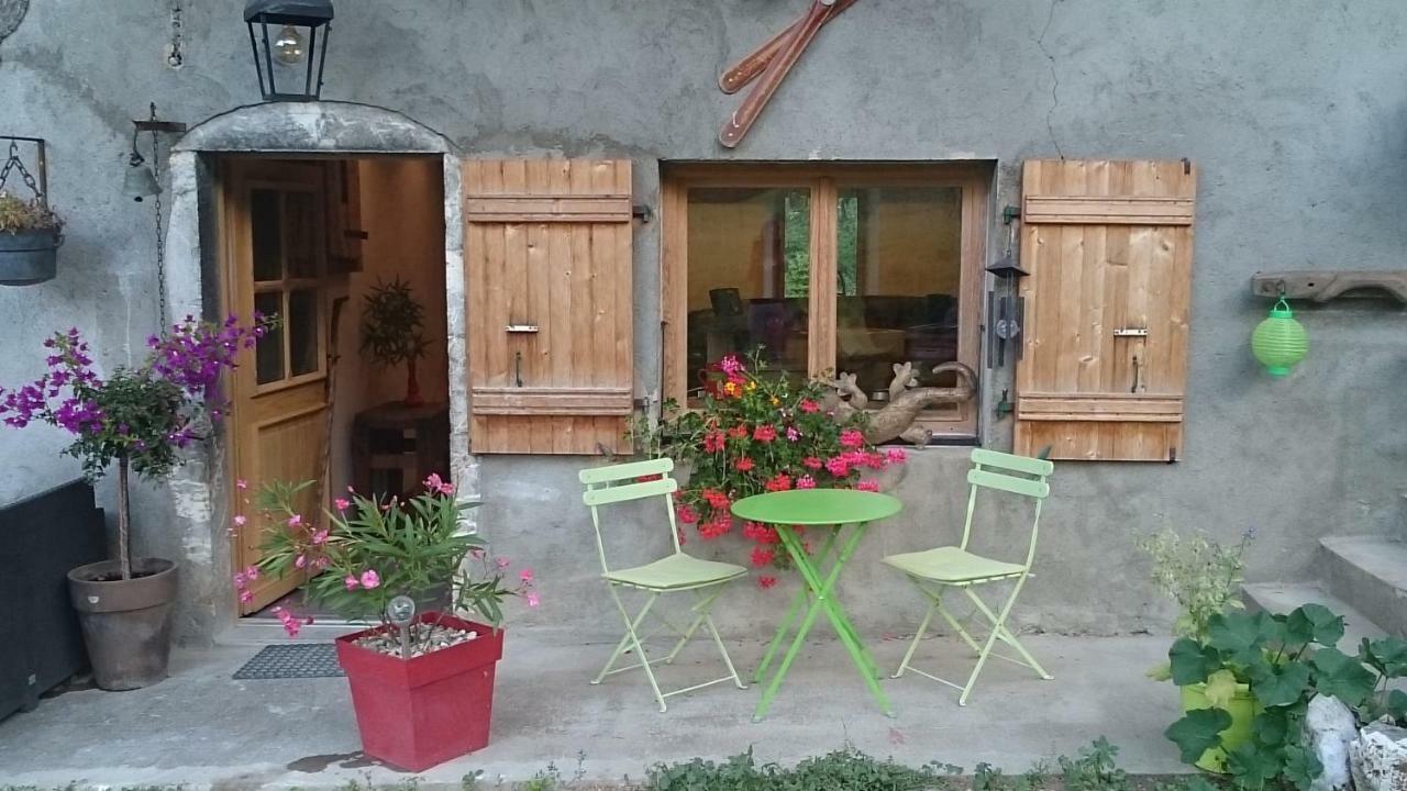 Ferme Familiale Chez Lili Villa Alex Eksteriør bilde